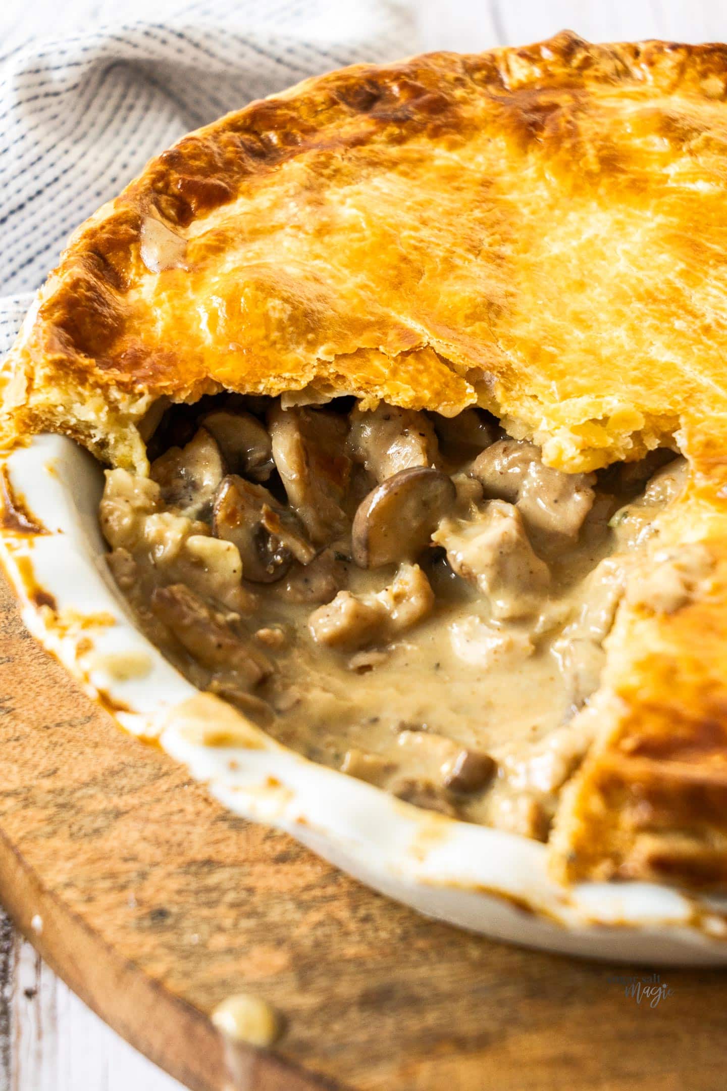 Gourmet to Go Meat Pies: Chicken & Mushroom Pie