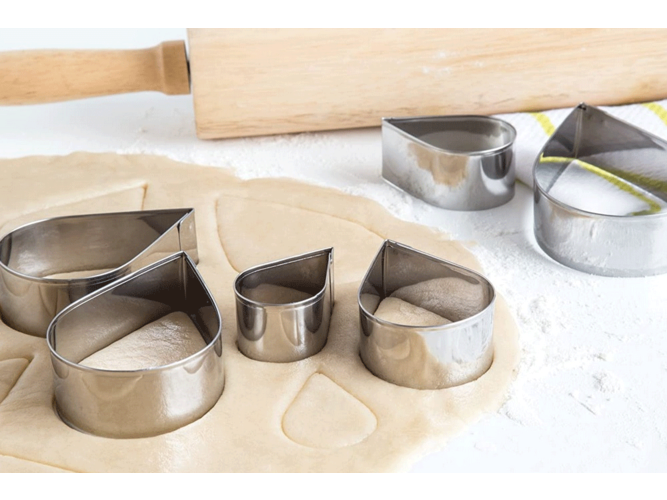 Fox Run Cookie Cutter Sets in Storage Tin